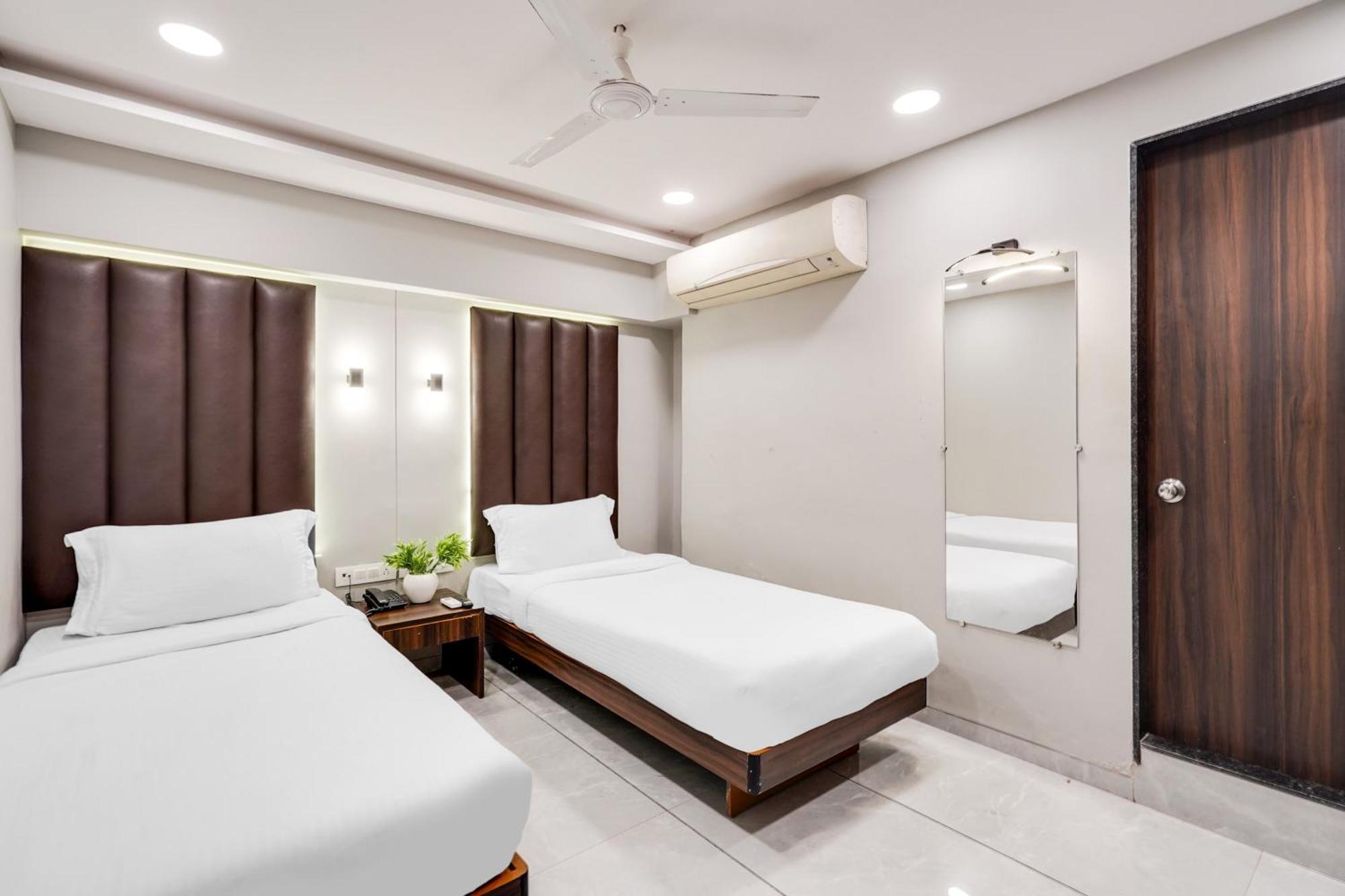 Palette Country Club Surat Hotel Exterior photo