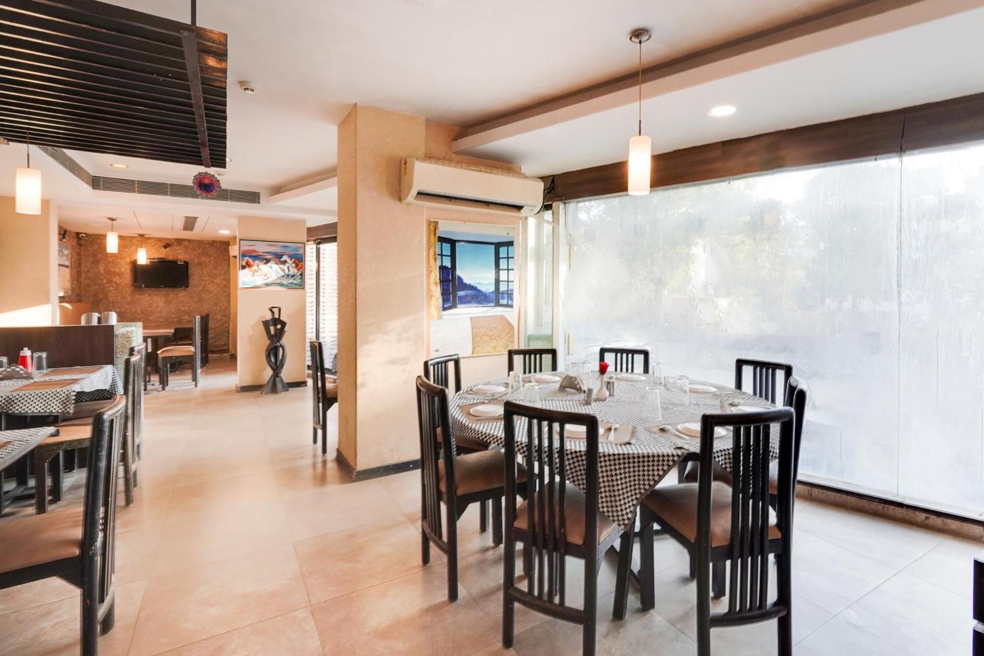 Palette Country Club Surat Hotel Exterior photo